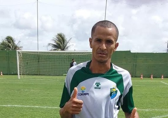 Diretoria do Coruripe apresenta meia Nilson Sergipano como reforço