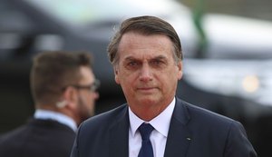 Conta de Bolsonaro no Twitter mantém polêmica após divulgar vídeo para criticar Carnaval