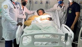 Mulher procura atendimento em UPA com dores abdominais e dá à luz a um menino
