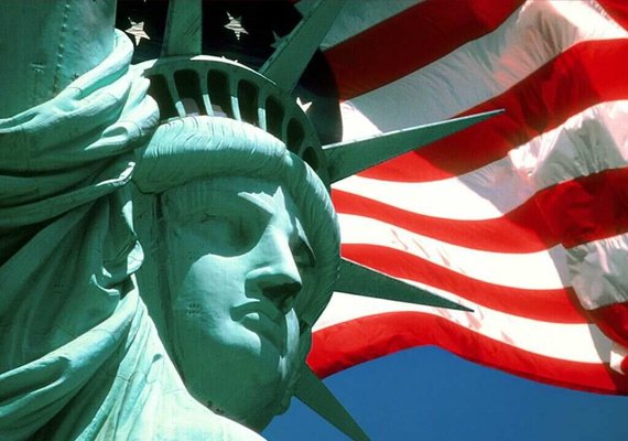 Bolsas dos Estados Unidos fecham em queda, porém acumulam alta na semana