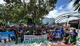 Ato público no Farol é destaque do 9º dia de greve dos servidores da Educação de Maceió