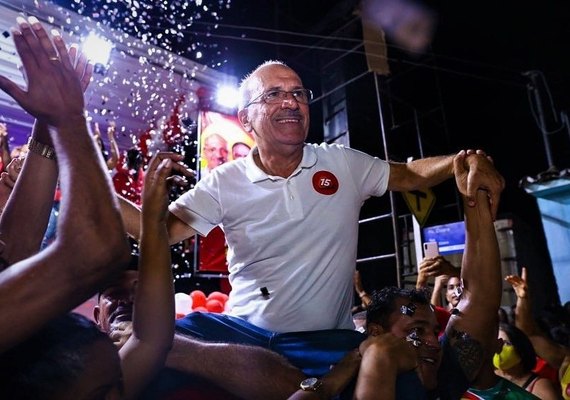 Ronaldo Lopes é eleito prefeito de Penedo
