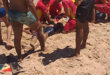 Homem é resgatado após afogamento na Praia do Francês