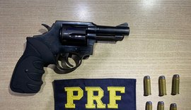 Polícia Rodoviária Federal prende homem por porte ilegal de arma na BR-101