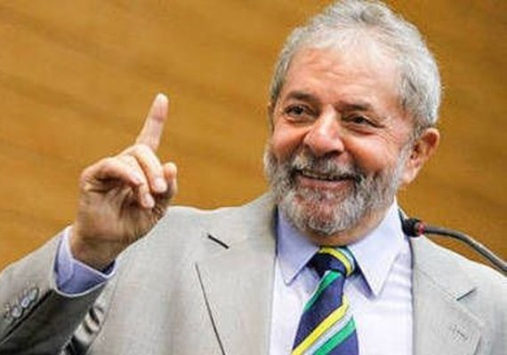 Gleisi: 'Condenação de Lula é tentativa de inviabilizar candidatura'