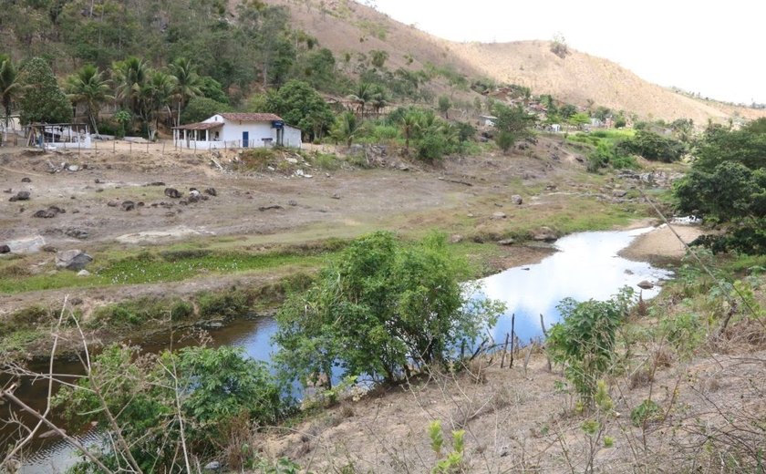 Entrega de casas gera impasse entre gestão anterior e atual de Santana do Mundaú