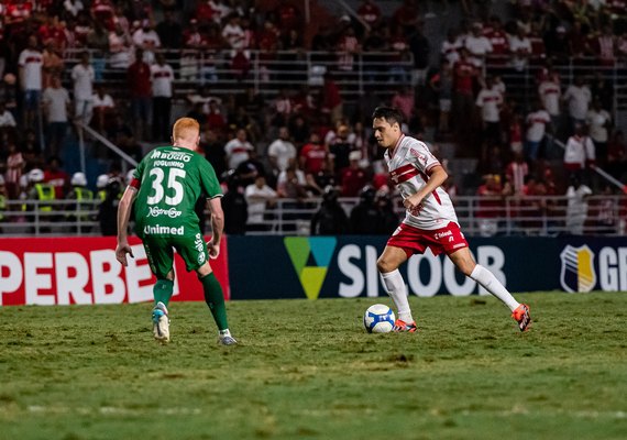 CRB tem desfalque na zaga para duelo com o América-MG