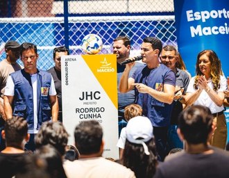 Prefeito entrega maior conjunto de obras nas grotas de Maceió