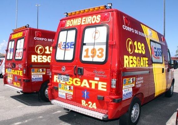 Mulher perde o controle e capota na AL-435