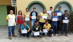 Dependentes químicos em recuperação concluem curso de eletricista em Alagoas