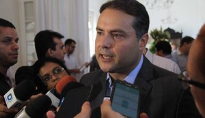 Debate sobre candidaturas da base de Renan Filho na reta final