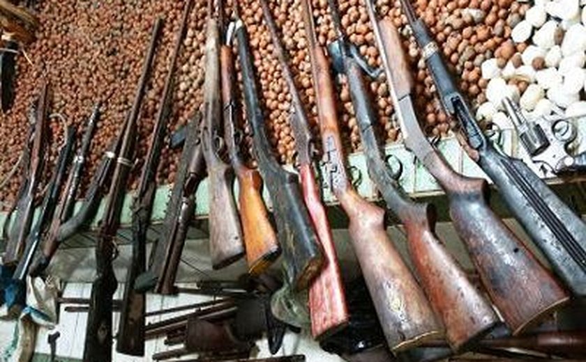 PM apreende mais de 30 armas de fogo com idoso em União dos Palmares