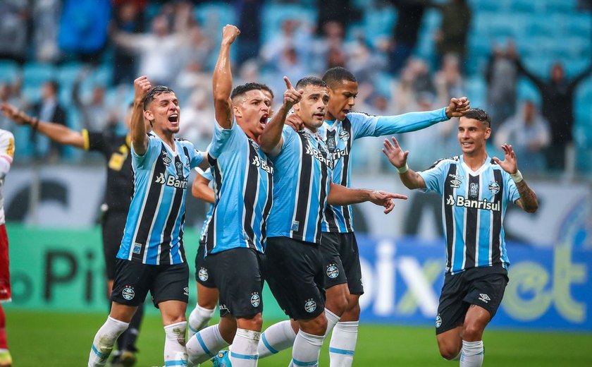 Grêmio vence Tombense e Sampaio Corrêa bate Vasco em casa