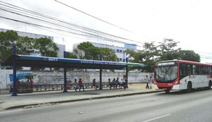 Parada de ônibus no bairro da Santa Lúcia recebe nova estrutura