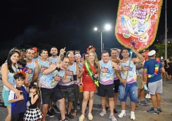 Bloco Curto Circuito esbanja energia no Jaraguá Folia