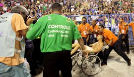 Acidente em carro da Unidos da Tijuca deixa feridos na Sapucaí