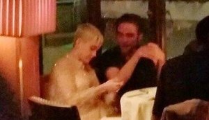 Garçons são demitidos por causa de foto de Katy Perry e Pattinson em jantar a dois