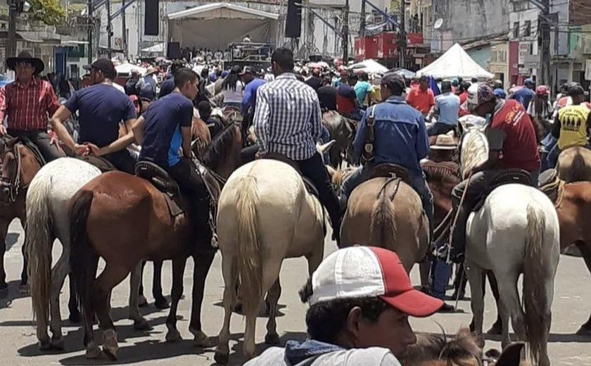 Missa do Vaqueiro é a grande atração religiosa de Maribondo nesta quarta-feira, dia da padroeira do Brasil