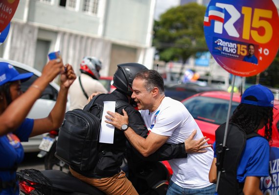 “Prefiro o barulho da democracia ao silêncio da ditadura”, diz Renan Filho sobre ataques de JHC à imprensa