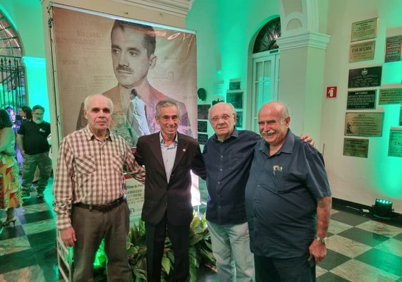 Presidente do Corecon/AL  prestigia lançamento de filme que retrata o Impeachment de Muniz Falcão