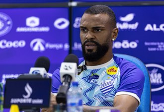 'Sem confiança não se faz futebol', diz lateral Ailton Santos, do CSA