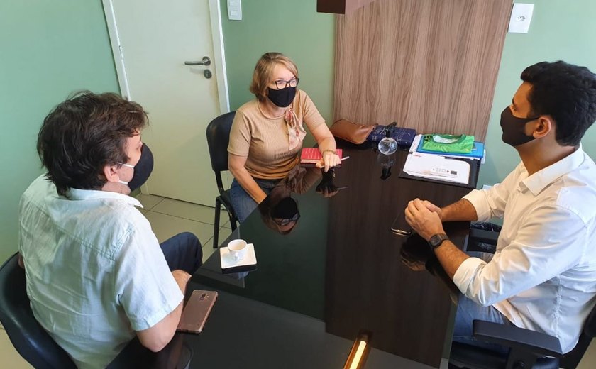 Sinteal reúne com deputado para garantir Fundef