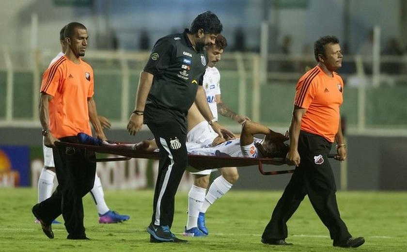 Léo Cittadini tem fissura no joelho e desfalca Santos por três semanas
