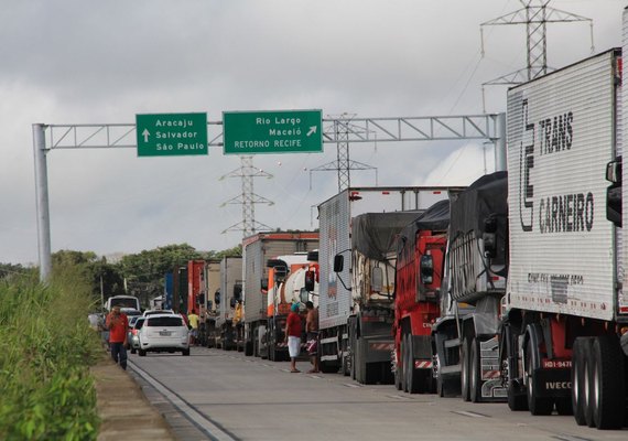 Em audiência na Câmara Federal, associação ameaça com nova greve de caminhoneiros