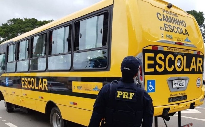 PRF fiscaliza transporte escolar em Alagoas