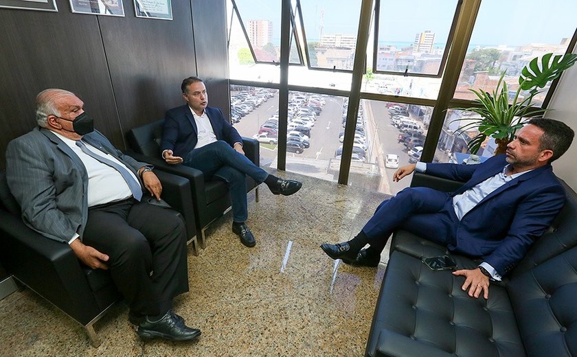 Presidente do TJ recebe visita do ex-governador Renan Filho e do deputado Paulo Dantas
