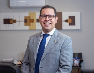 Fabrício Leão Souto é reeleito e reconduzido ao cargo de defensor público-geral de Alagoas